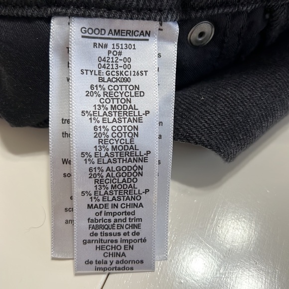 NWT Good American Good Curve Distressed Crop Jeans Black Size 4/27 - Picture 7 of 13